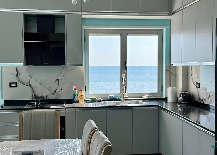 Seaview Apartament *